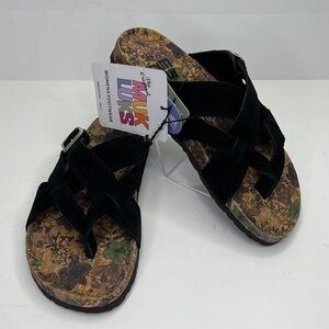 MUK LUKS Women’s Black Suede Terra Turf Shayna Sandals Sz 6